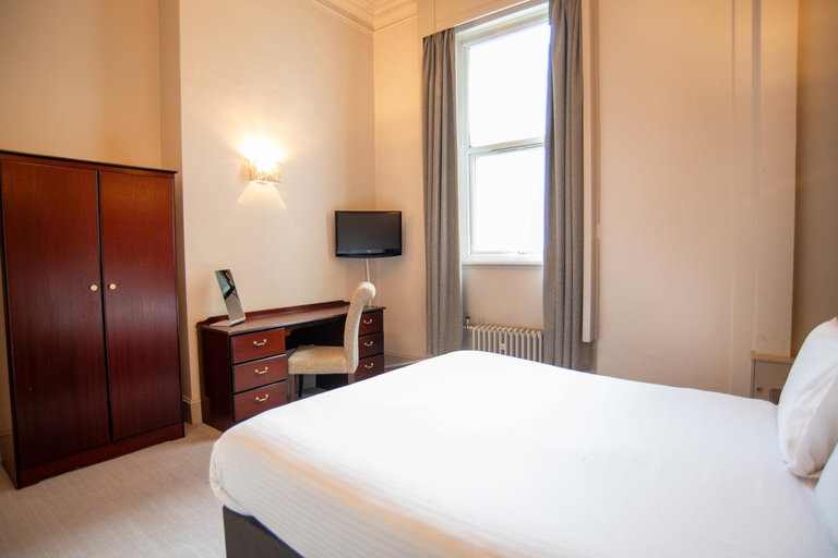 Bedroom 3, The Station Hotel, Aberdeen