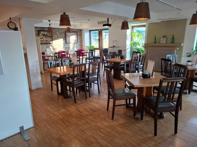 Food & Drinks 2, Hotel Scharfes Eck, Enzkreis