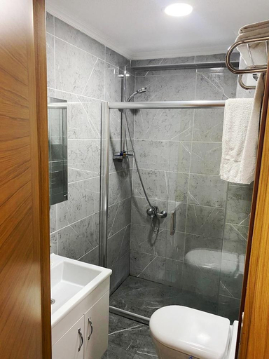Bathroom 4, Aras Life Hotel, Fatih