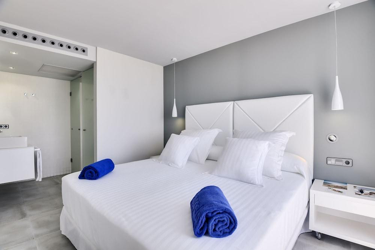 Bedroom 3, Barcelo Hotel Teguise Beach - Adults Only, Las Palmas
