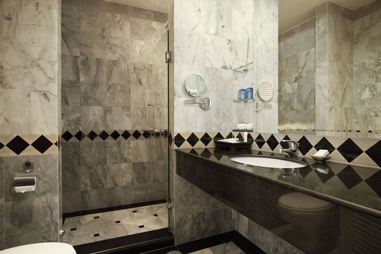 Bathroom 5, Kalanan Riverside Resort, Pak Kret