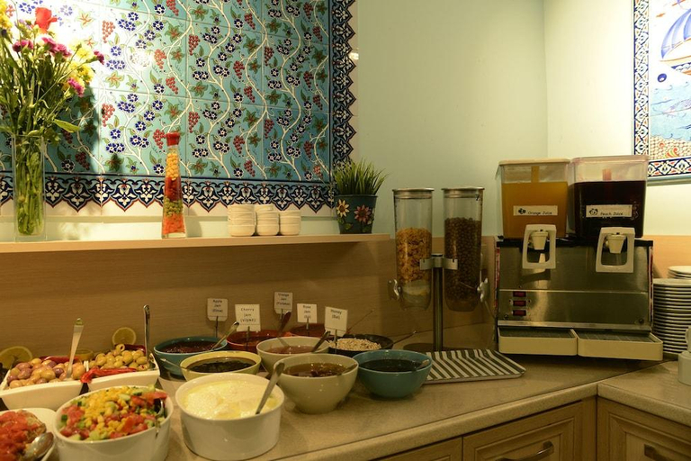 Food & Drinks 4, Tashkonak Studio Suites, Fatih