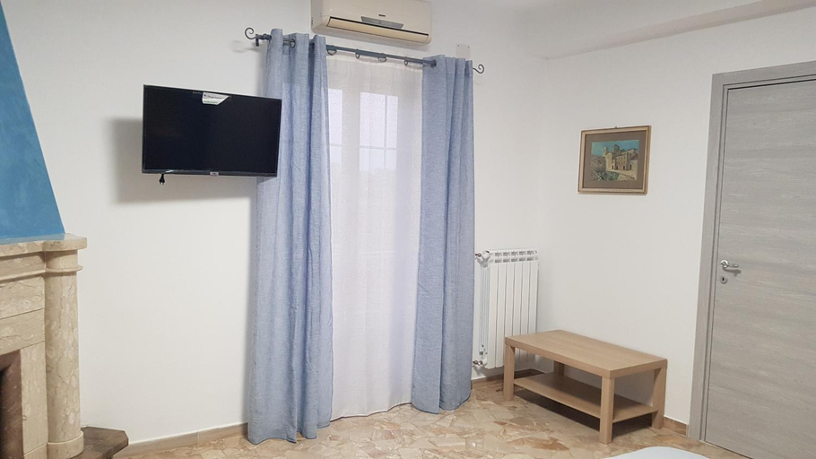 Others 4, Notti Rosa B&B, Potenza