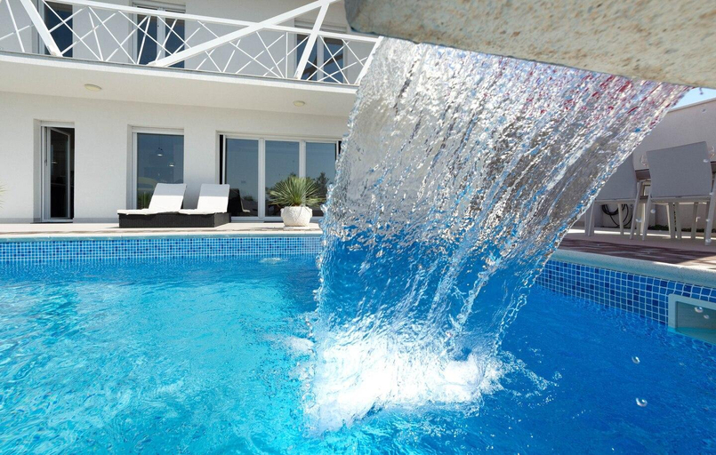 Others 3, Villa Capitano, Split