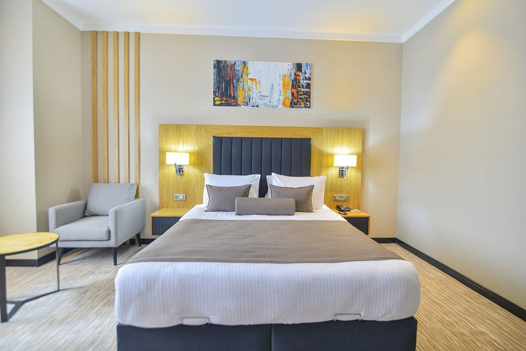 Bedroom 3, QUA COMFORT HOTEL, Bağcılar