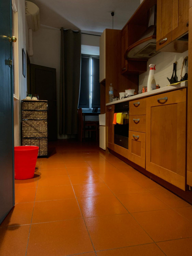 Others 4, Short Stop Room, Florence