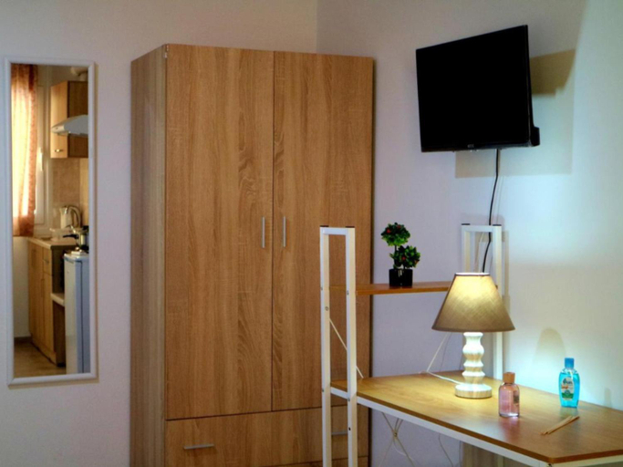 Bedroom 2, Christos Family Apartments Β, Ionian Islands