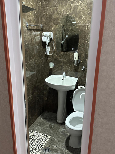 Bathroom 3, Guest house chavchavadze N23, Kazbegi