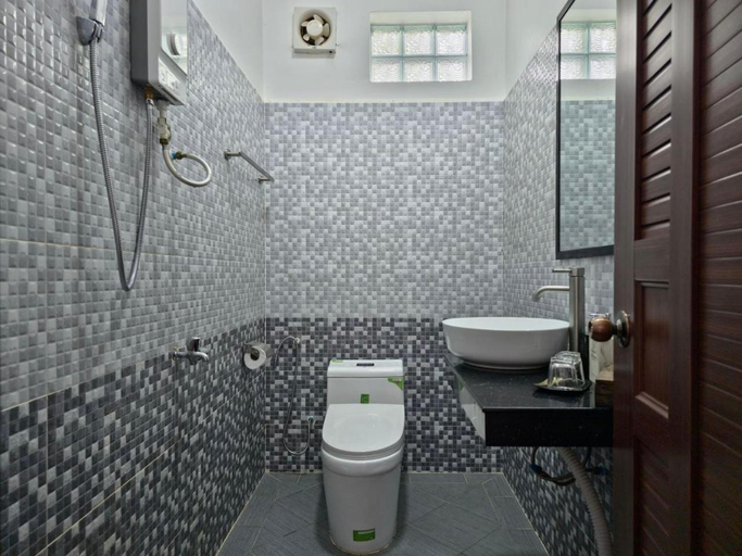Bathroom 2, Angkearboss Villa, Kampot