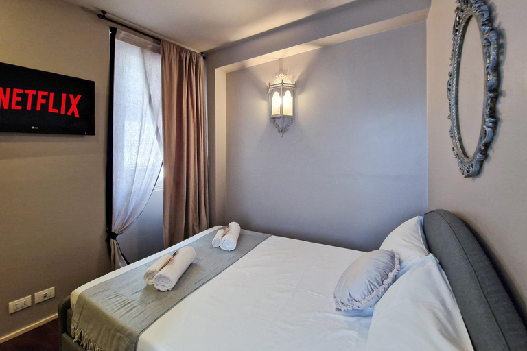 Others 5, Luxury in the Center by Host Hero, Macerata