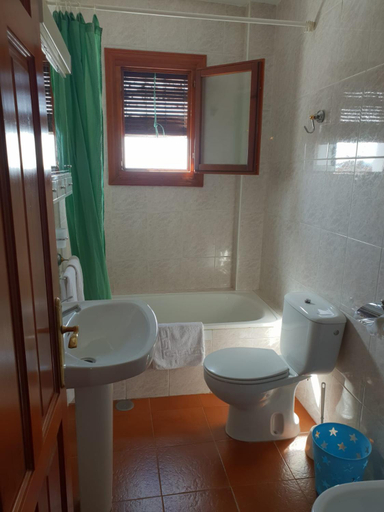 Others 5, hostal ruta de las nieves, Granada