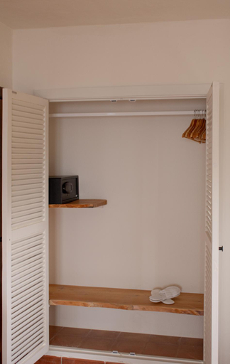 Others 3, Hostal La Torre Ibiza Cap Negret, Baleares