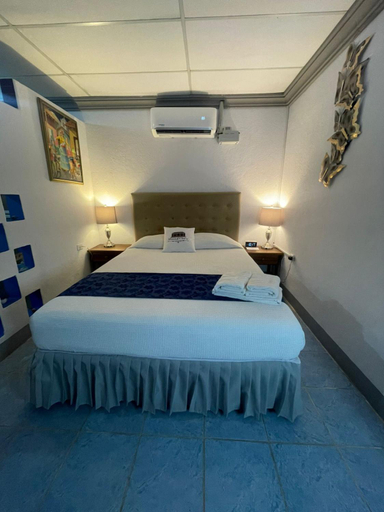 Bedroom 5, Hostal Clary, León