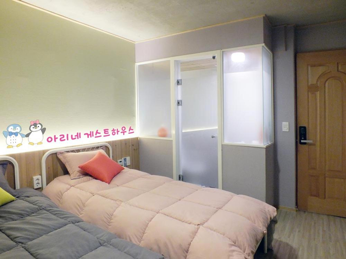 Bedroom 3, Ariene Guesthouse, Buk