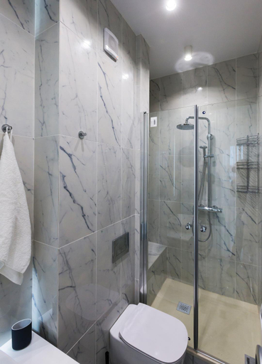 Bathroom 3, Апартаменты Азбука на Верхнеторговая 4 с террасои, Ufimskiy rayon