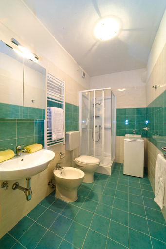 Bathroom 2, Residence Galleria Gran Mado, Venezia