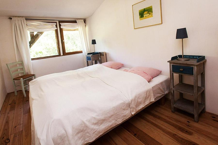 Bedroom, Gites du Chateau de Servanches, Dordogne