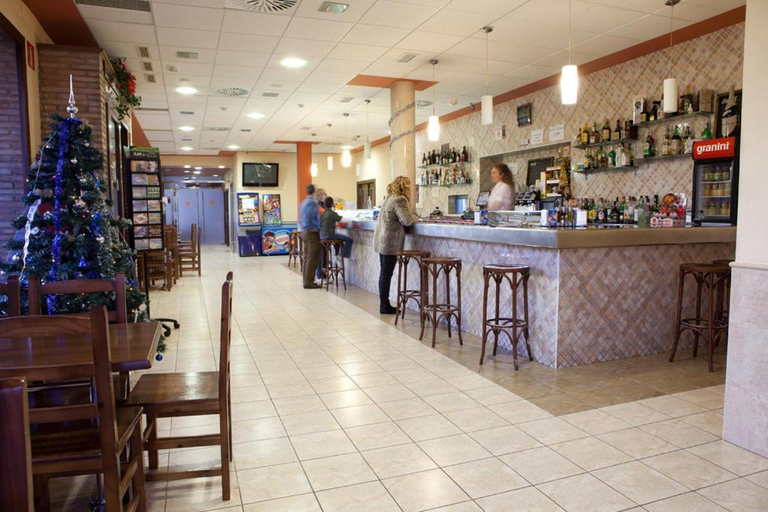 Food & Drinks