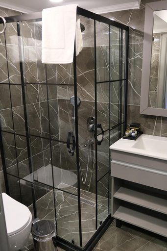 Bathroom 5, Dilens Bosphorus Hotel, Beşiktaş