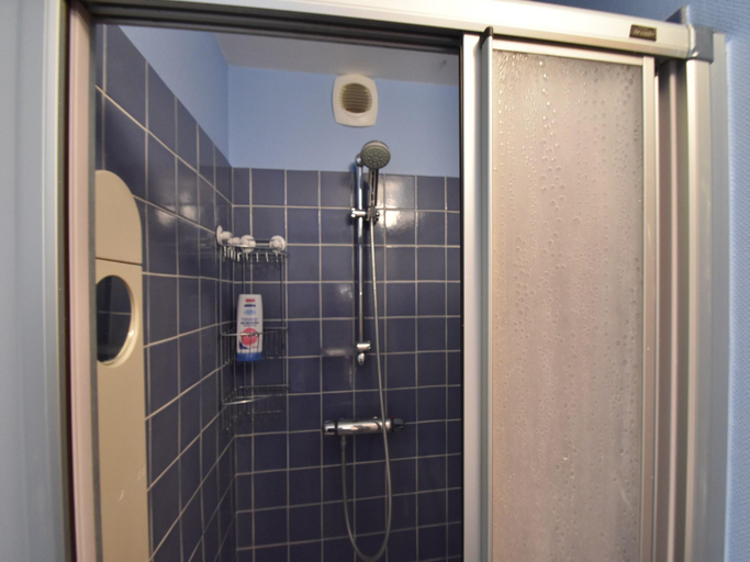 Bathroom 3, La Cigogne Nature Stay, Manche