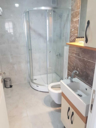 Bathroom 5, Newaz Hotel, Beyoğlu