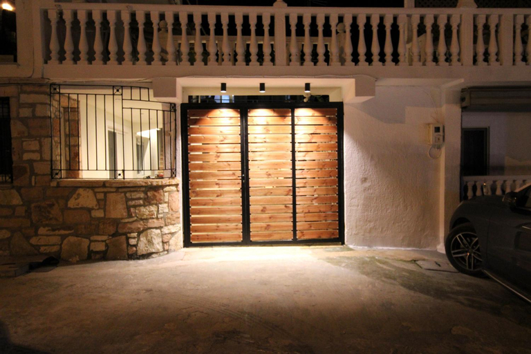 Others 5, Melina's Seaside Retreat, Sarandës