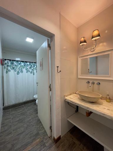 Bathroom, FUNES SUITES Cabanas de alquiler temporario, Rosario