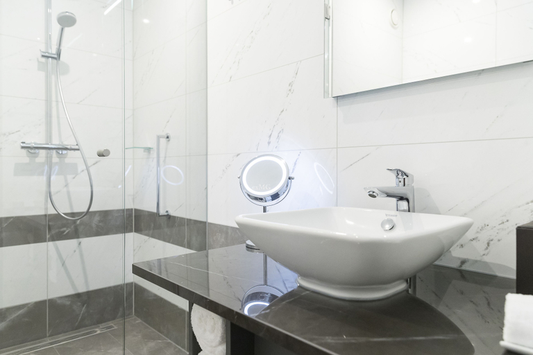 Bathroom 4, Monet Garden Hotel Amsterdam, Amsterdam