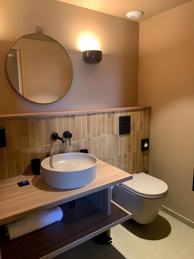 Bathroom 4, L Adresse, Ille-et-Vilaine