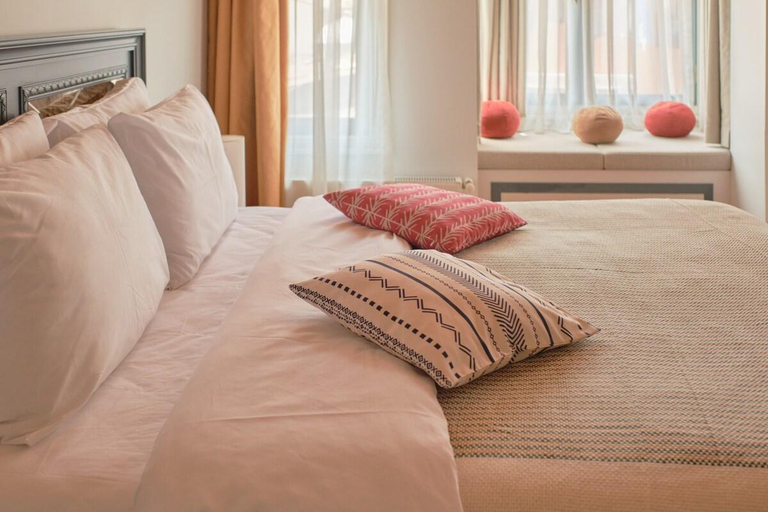 Bedroom 5, Nostalgic & Comfortable Historical Home!, Fatih