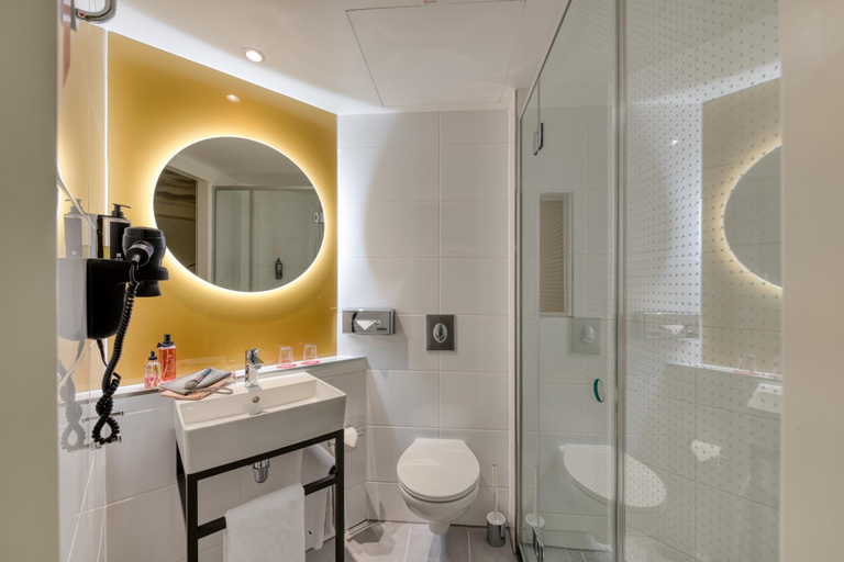 Bathroom 3, ibis Berlin Kurfuerstendamm, Berlin