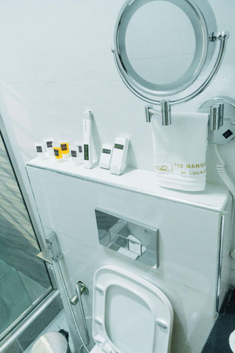 Bathroom 3, The Manor Hotel by Luckzi, Owerri Municipal