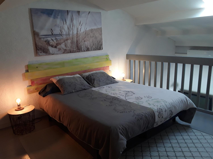 Bedroom 2, Grand studio au milieu des vignes, Aude