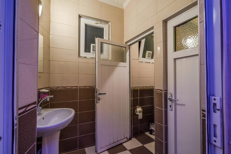 Bathroom 5, Erenler Hostel, Fatih