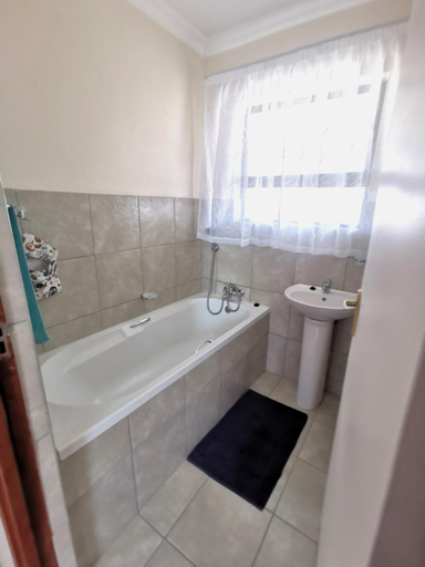 Bathroom 2, MV self-catering - Rooms, Mangaung