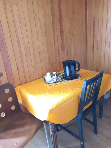 Others 4, 2 chambres d'hotes privees louees separement avec communs a partager, Jura