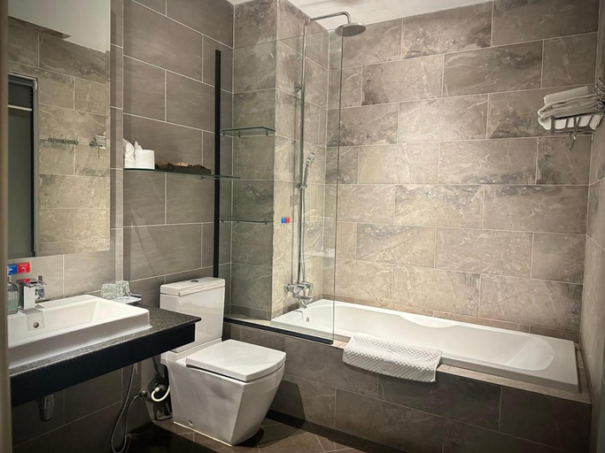Bathroom 5, Kep Bay Hotel and Resort, Kaeb