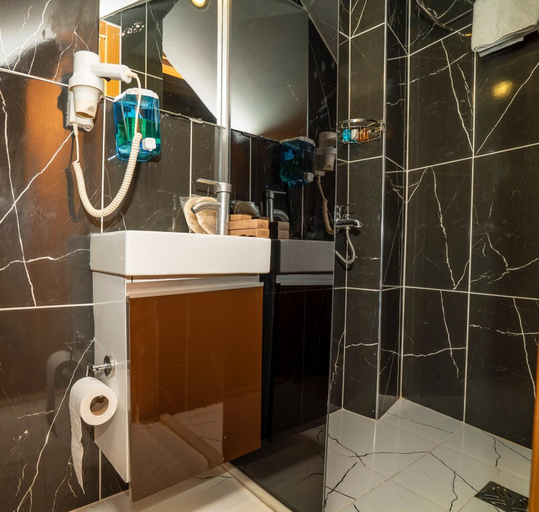 Bathroom 4, HİLL SUİTES, Pendik