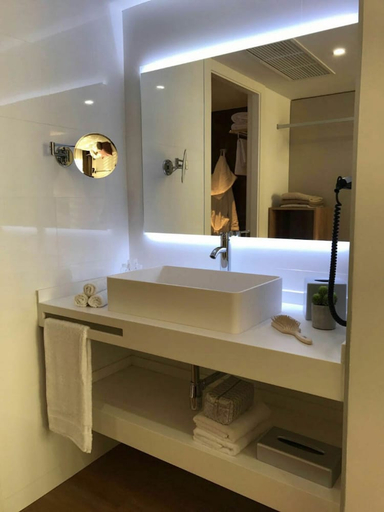 Bathroom 4, Pierre Vacances Madrid Apartamentos Eurobuilding 2 Ex Eurobuilding 2 Aparthotel, Madrid