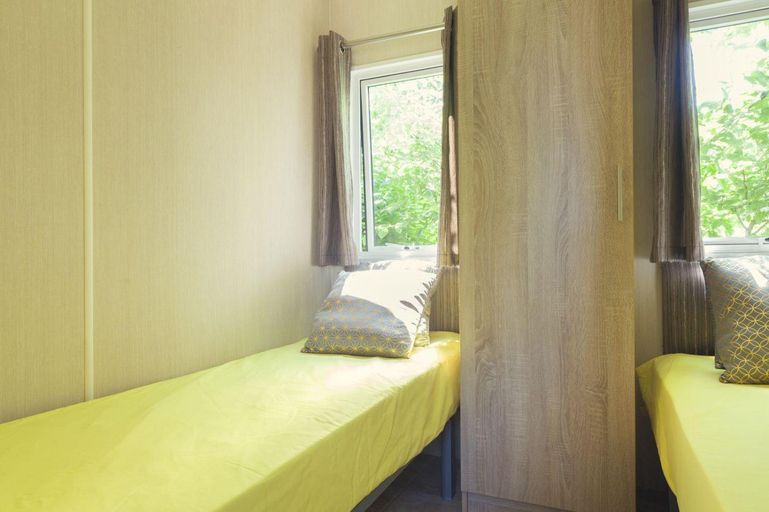Bedroom 3, Mobile Home 4p, Wierden