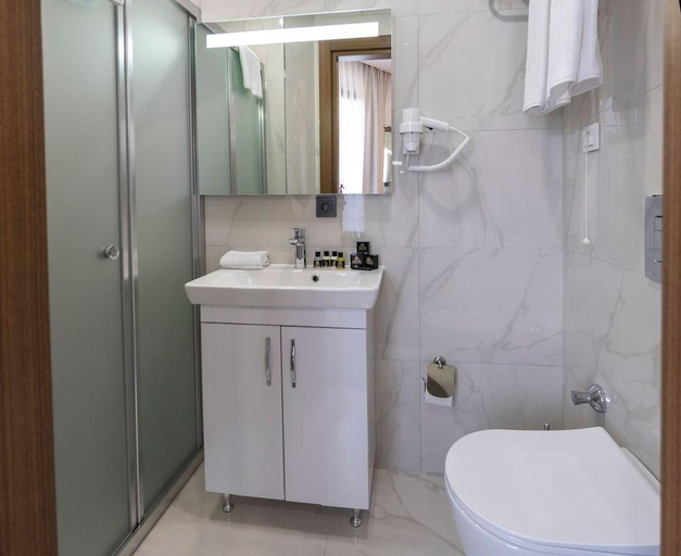 Bathroom 5, Graziella Gold Hotel, Fatih