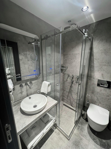 Bathroom 4, AHG ATLAS HOTEL TAKSİM, Beyoğlu