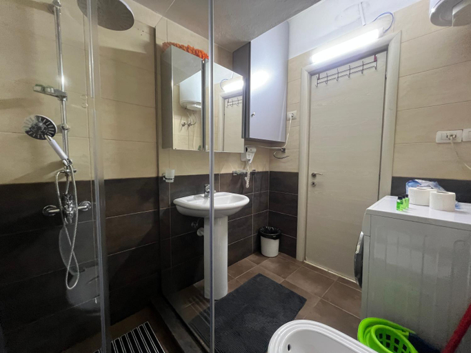 Bathroom 2, Downtown Retreat "Spiranca", Tiranës