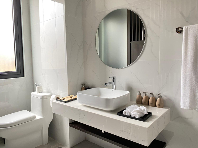 Bathroom, Wyndham Thanh Thuy, Phú Thọ