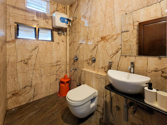 Bathroom 4, Hotel Shivani Palace, Seoni