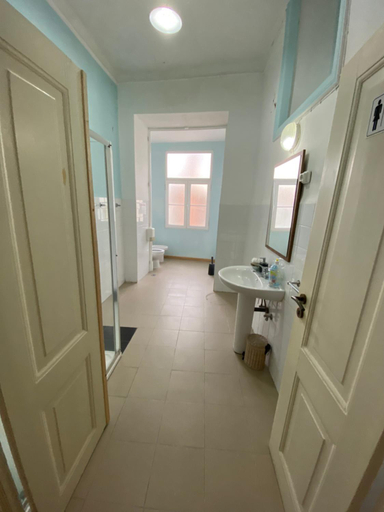 Others 4, ArtDeco Chiado 4 - Large Comfortable Double Room with shared Bathroom, Lisbon