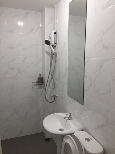 Bathroom 4, 101 Seoul Hostel, Wang Thonglang