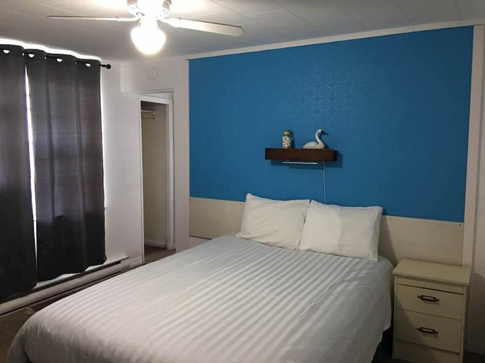 Bedroom 3, Manor Motel, Lake Hurron