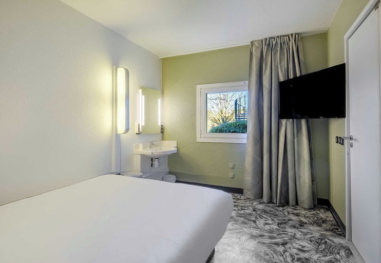 Bedroom 3, B&B HOTEL Cannes Mouans Sartoux, Alpes-Maritimes
