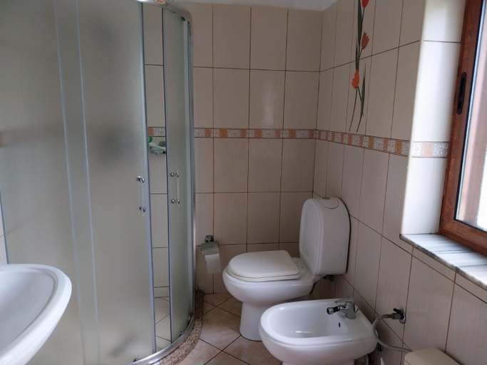 Bathroom 5, Riza Guest House, Pukës